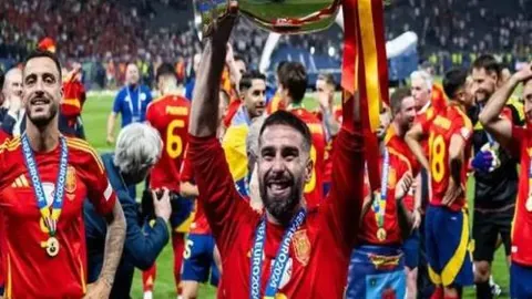 山东豪取八连胜巅峰对决浙江，连胜传奇再续篇章！