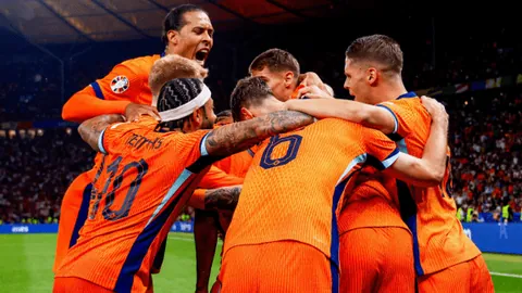 大乐透期号专家推荐：土超中游对决质合分析