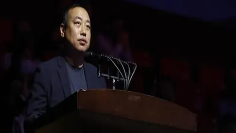 “图多尔有意重召意甲头号射手DV9”